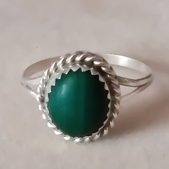 Vintage Jewelry - Vintage Sterling malachite ring